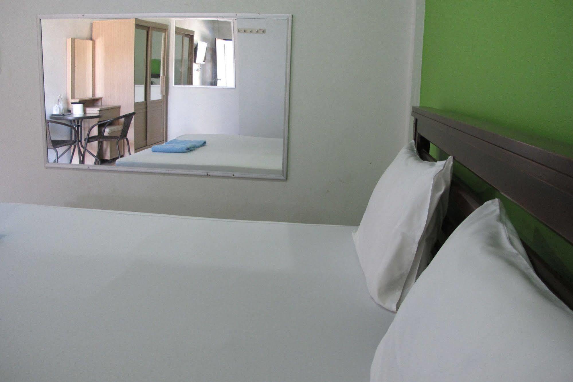 Tongmai Resort Surat Thani Esterno foto